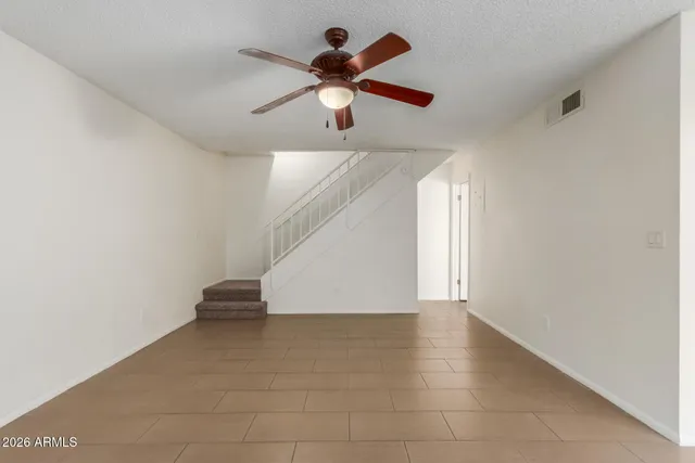 $1,595 | 860 East Brown Road, Unit 8, Mesa, AZ 85203