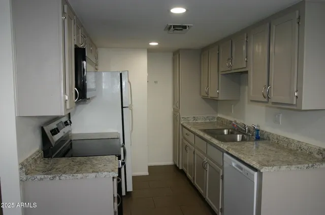 $1,650 | 860 East Brown Road, Unit 8, Mesa, AZ 85203