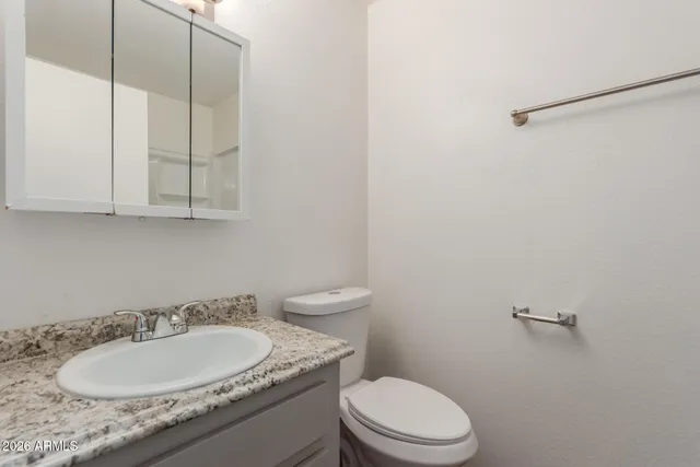 $1,595 | 860 East Brown Road, Unit 8, Mesa, AZ 85203