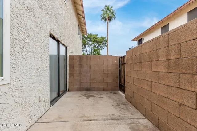 $1,595 | 860 East Brown Road, Unit 8, Mesa, AZ 85203