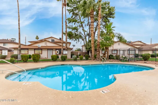 $1,595 | 860 East Brown Road, Unit 8, Mesa, AZ 85203