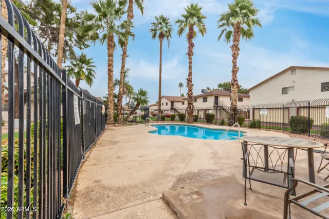 $1,595 | 860 East Brown Road, Unit 8, Mesa, AZ 85203