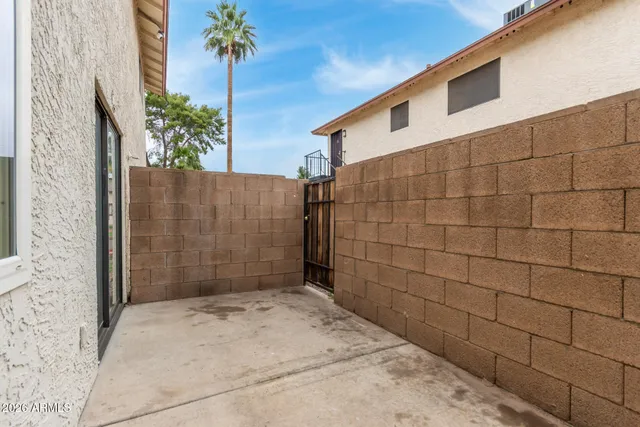 $1,595 | 860 East Brown Road, Unit 8, Mesa, AZ 85203