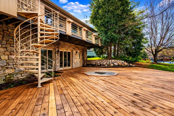 $899,000 | 38W710 Bonnie Court, St. Charles, IL 60175