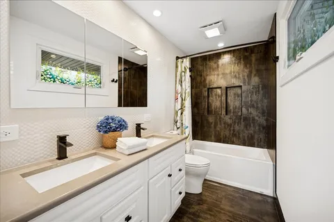 $924,900 | 2640 Forest Glen Trail, Riverwoods, IL 60015