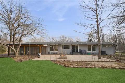 $924,900 | 2640 Forest Glen Trail, Riverwoods, IL 60015