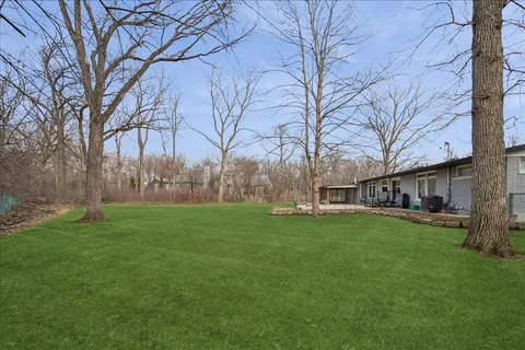 $924,900 | 2640 Forest Glen Trail, Riverwoods, IL 60015