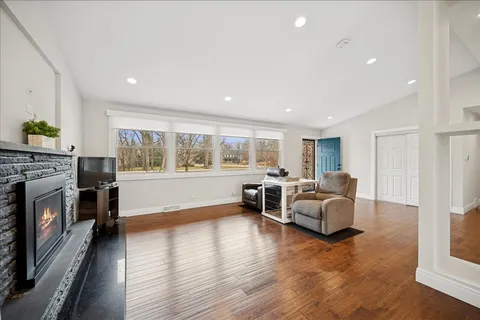 $924,900 | 2640 Forest Glen Trail, Riverwoods, IL 60015