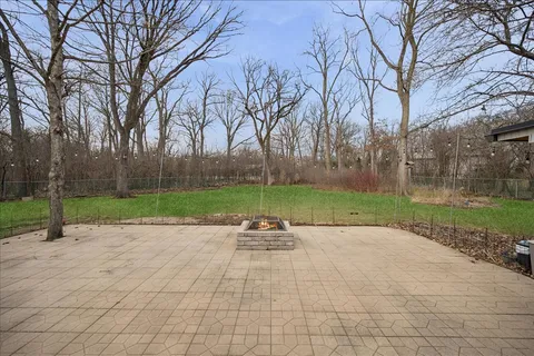 $924,900 | 2640 Forest Glen Trail, Riverwoods, IL 60015