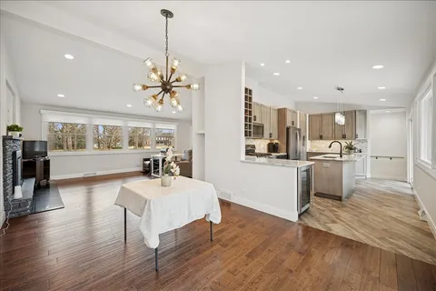 $924,900 | 2640 Forest Glen Trail, Riverwoods, IL 60015