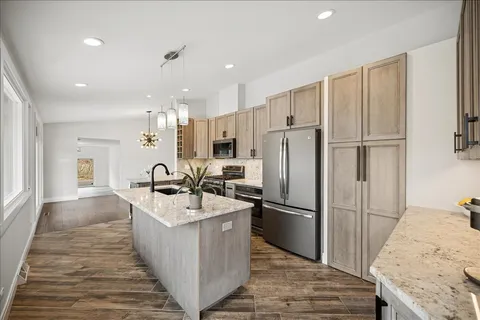 $924,900 | 2640 Forest Glen Trail, Riverwoods, IL 60015