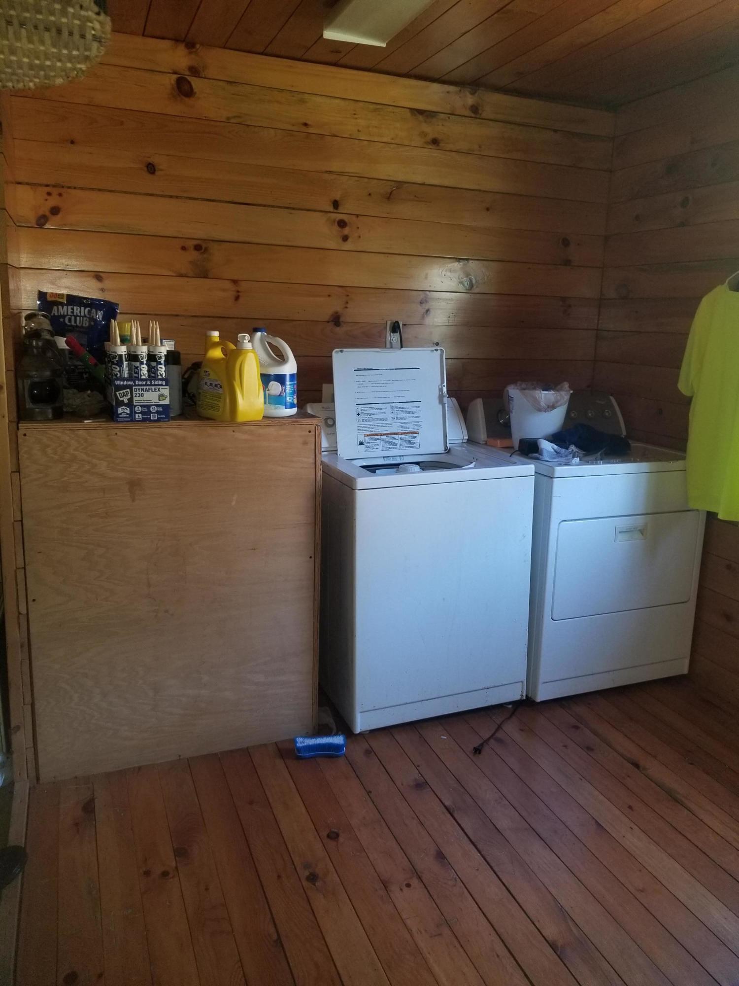 1366 Castle Run Road Castlewood, VA 24224 - Photo 10 of 34 laundry area