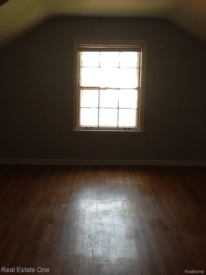 807 Hawthorne Road Grosse Pointe, MI 48236 - Photo 14 of 20 Second Floor Master Suite
