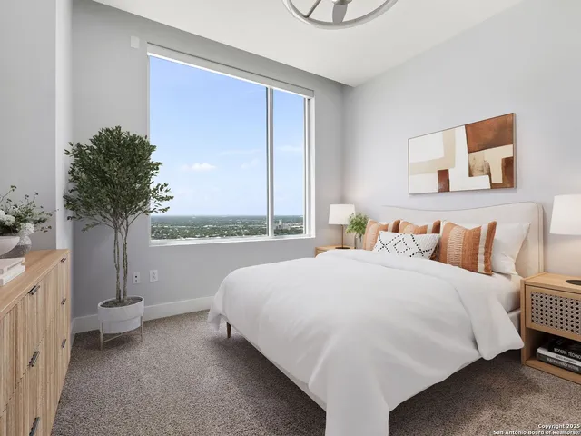 $579,000 | 610 East Market Street, Unit 2811, San Antonio, TX 78205