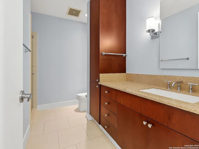 $579,000 | 610 East Market Street, Unit 2811, San Antonio, TX 78205