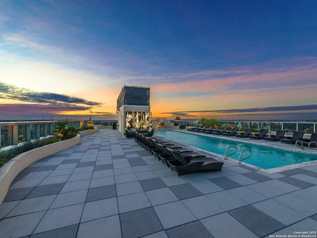 $579,000 | 610 East Market Street, Unit 2811, San Antonio, TX 78205