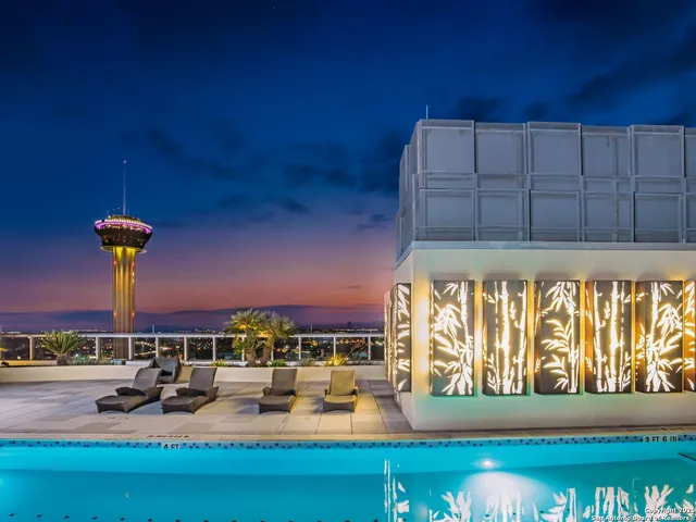 $579,000 | 610 East Market Street, Unit 2811, San Antonio, TX 78205