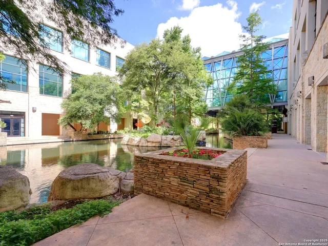 $579,000 | 610 East Market Street, Unit 2811, San Antonio, TX 78205