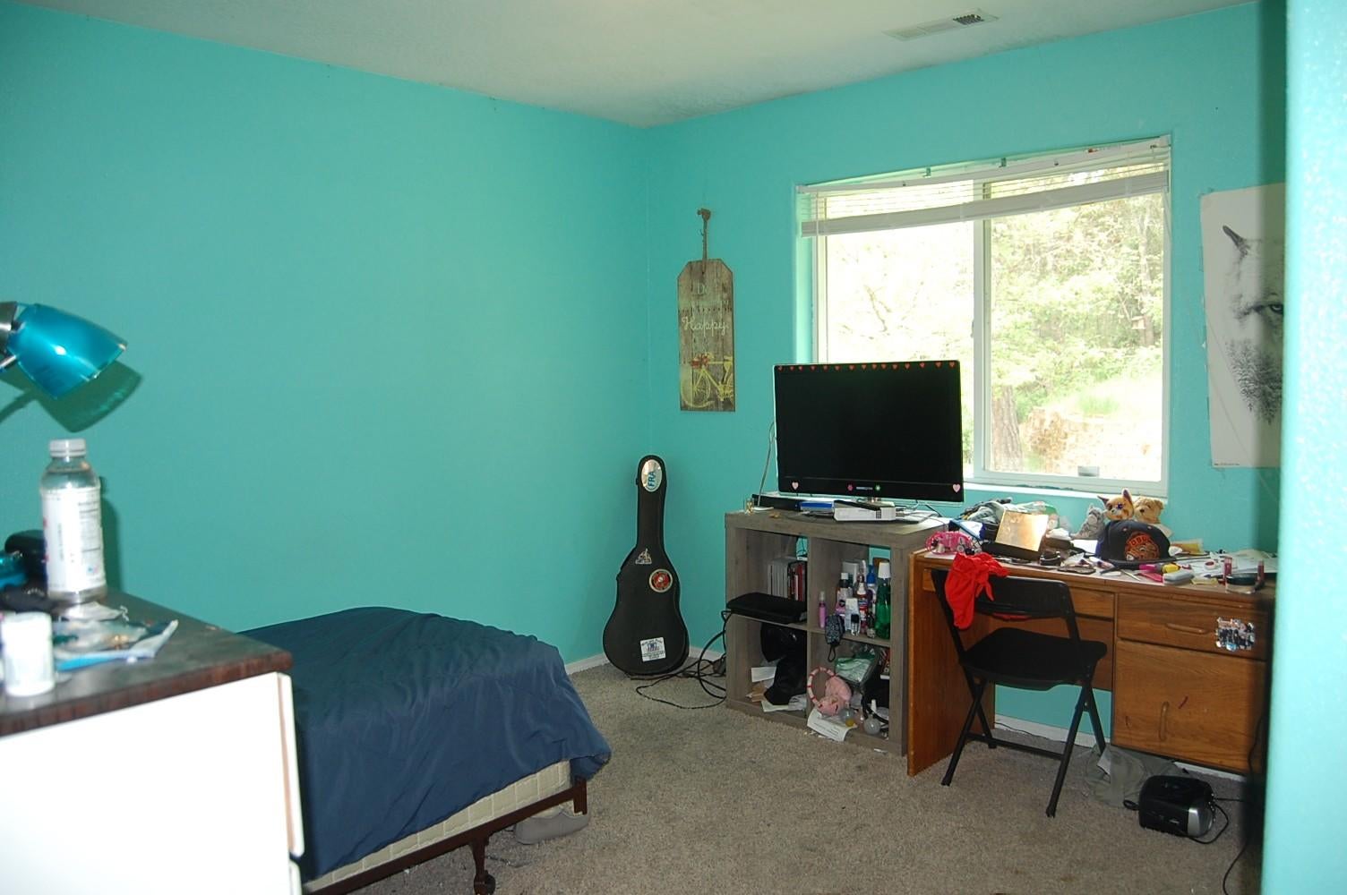 2088 Robinson Road Grants Pass, OR 97527 - Photo 19 of 24 Bedroom 2