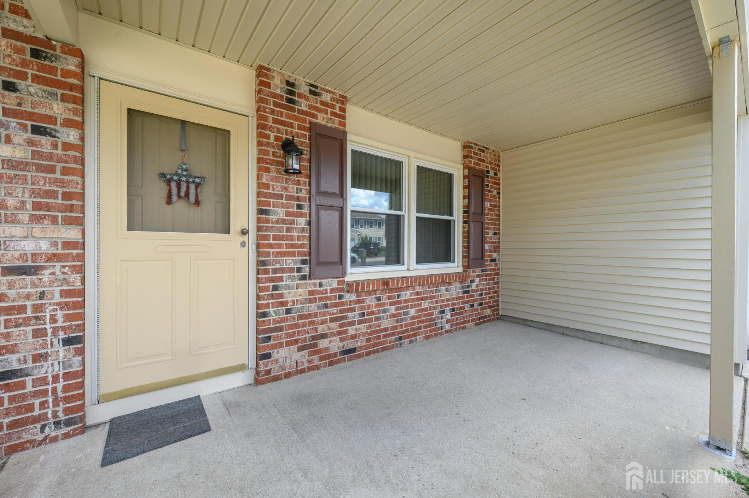 5 Evergreen Place Howell, NJ 07731 - Photo 2 of 31