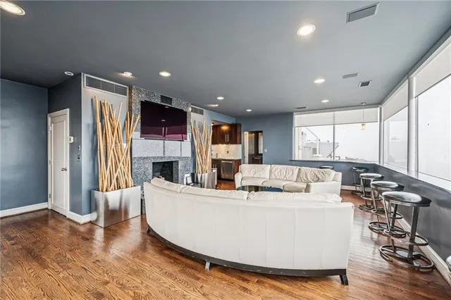 $650,000 | 803 West 48th Street, Unit 402, Kansas City, MO 64112