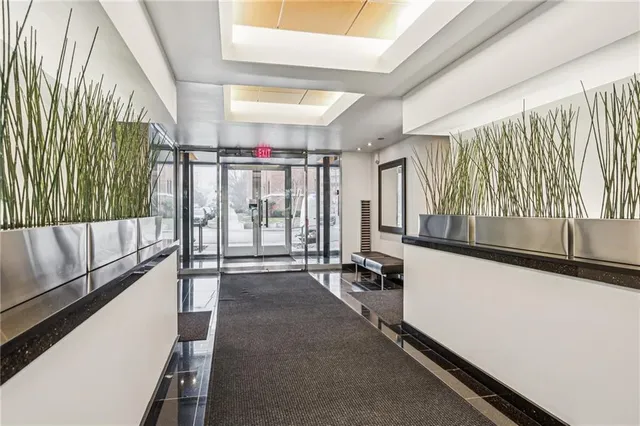 $650,000 | 803 West 48th Street, Unit 402, Kansas City, MO 64112