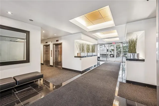 $650,000 | 803 West 48th Street, Unit 402, Kansas City, MO 64112