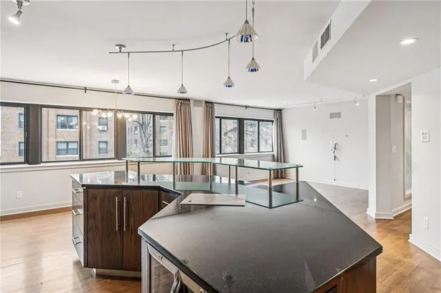 $650,000 | 803 West 48th Street, Unit 402, Kansas City, MO 64112