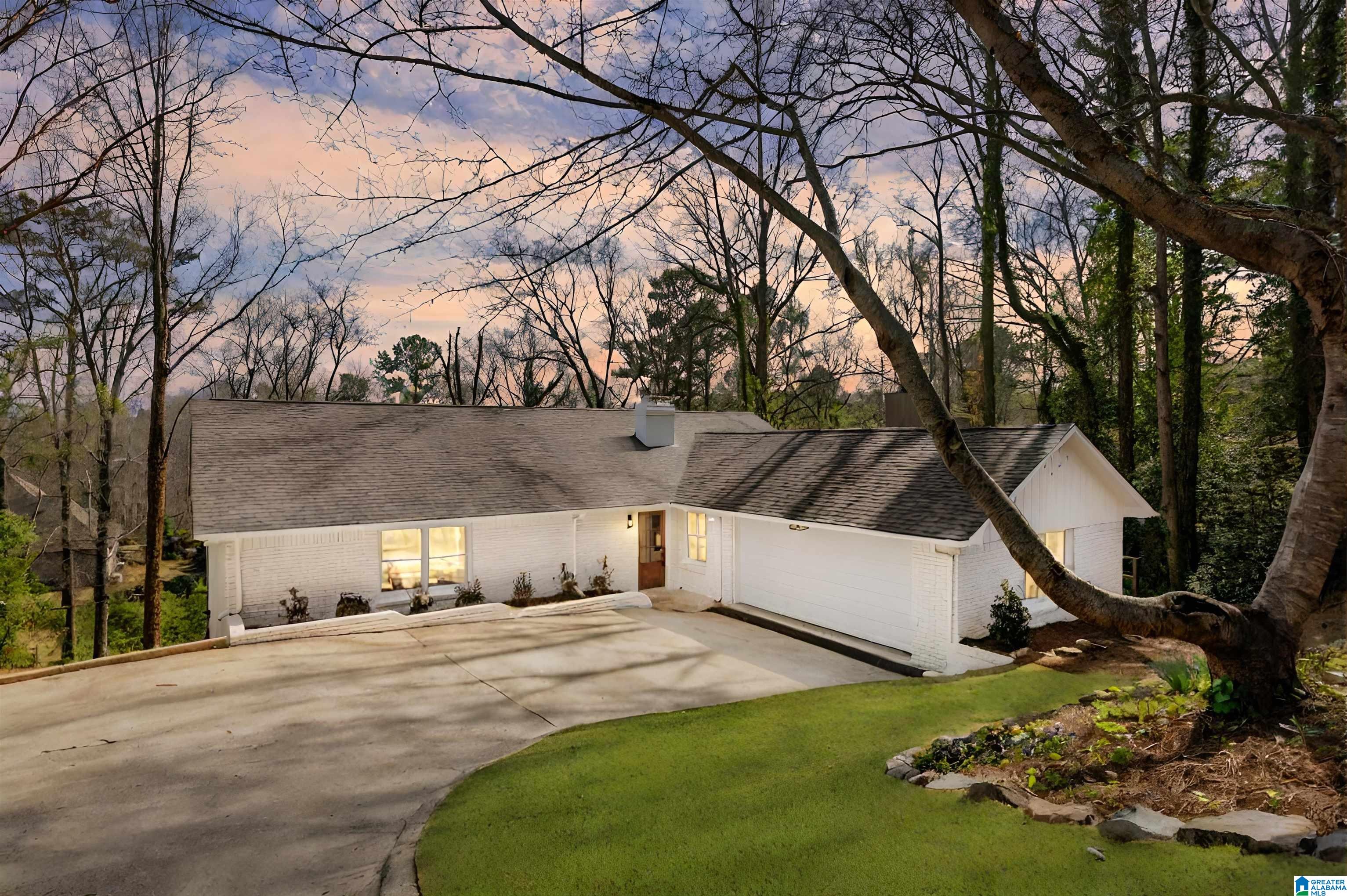3621 Ridgecrest Road Birmingham, AL 35223 - Photo 1 of 47