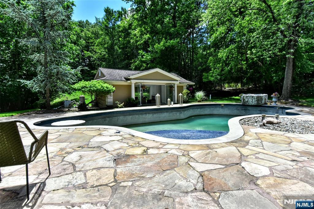 24 Wildwood Road Saddle River, NJ 07458 - Photo 25 of 27