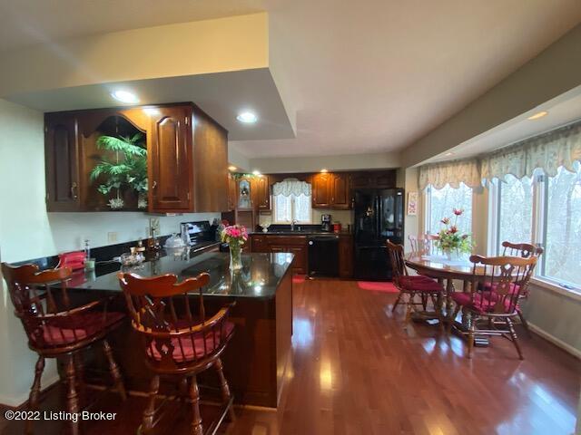 1015 Stone House Ridge Road Bardstown, KY 40004 - Photo 14 of 30 Eat in Kitchen with granite countertops & full complement of appliances