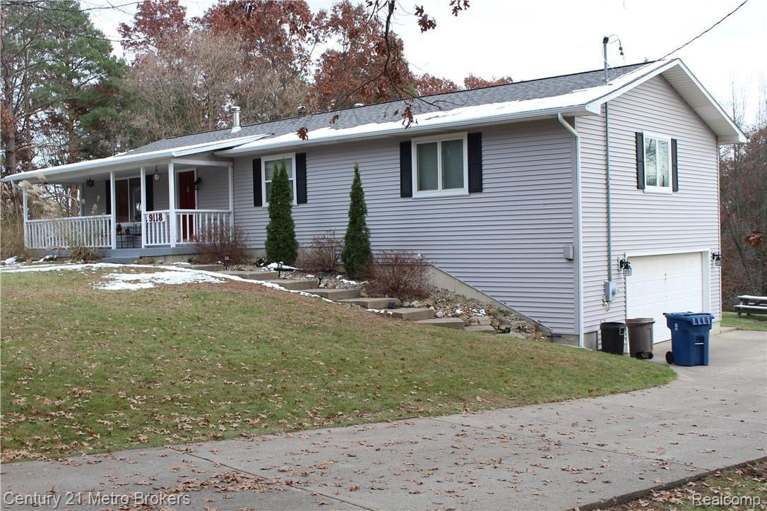 9118 Bennett Lake Road Fenton, MI 48430 - Photo 24 of 24 IMG_2282.jpg