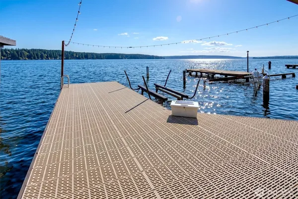 $2,100,000 | 11262 Riviera Place Northeast, Seattle, WA 98125