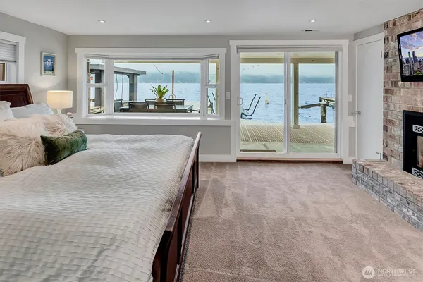 $2,100,000 | 11262 Riviera Place Northeast, Seattle, WA 98125