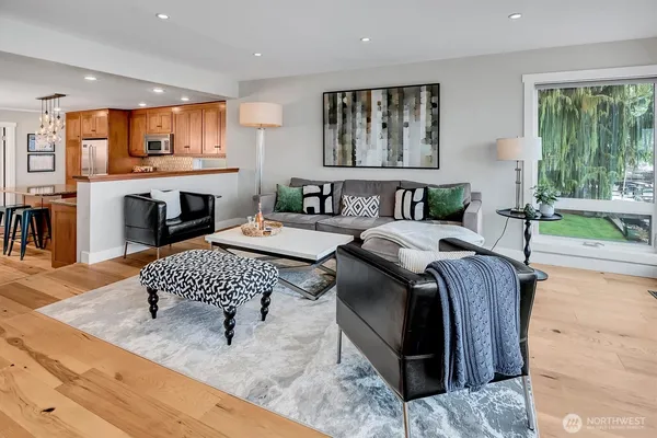 $2,100,000 | 11262 Riviera Place Northeast, Seattle, WA 98125