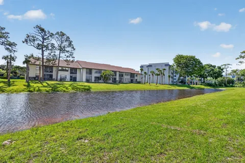 $147,000 | 7770 Tahiti Lane, Unit 102, Lake Worth, FL 33467