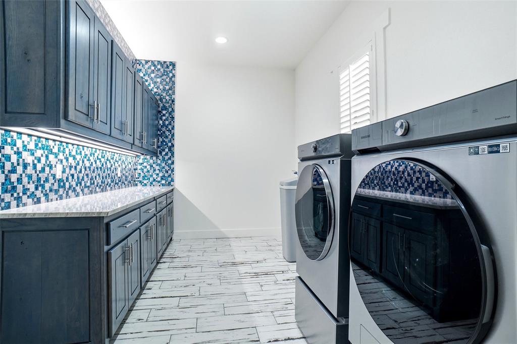 13240 Briar Road Azle, TX 76020 - Photo 19 of 39 a utility room with dryer and washer