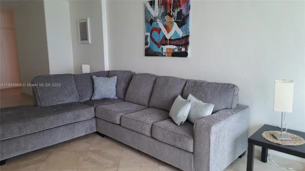 $3,300 | 2501 South Ocean Drive, Unit 1021, Hollywood, FL 33019