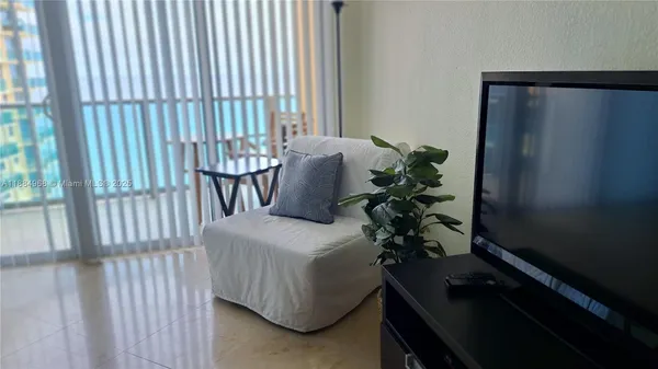 $3,300 | 2501 South Ocean Drive, Unit 1021, Hollywood, FL 33019