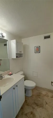 $3,300 | 2501 South Ocean Drive, Unit 1021, Hollywood, FL 33019