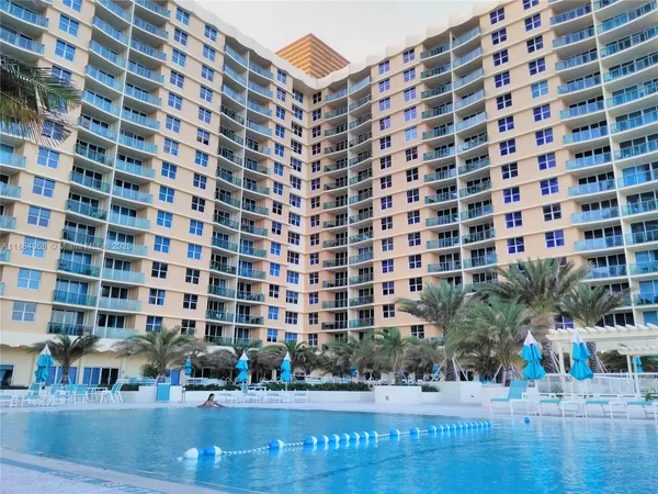 $3,300 | 2501 South Ocean Drive, Unit 1021, Hollywood, FL 33019