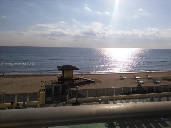 $3,300 | 2501 South Ocean Drive, Unit 1021, Hollywood, FL 33019