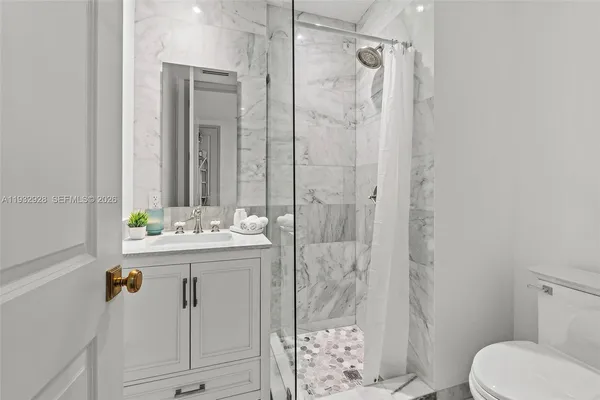 $10,800,000 | 680 Buttonwood Lane, Miami, FL 33137