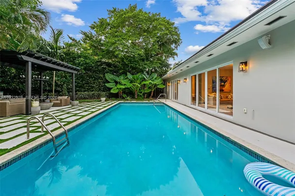 $10,800,000 | 680 Buttonwood Lane, Miami, FL 33137