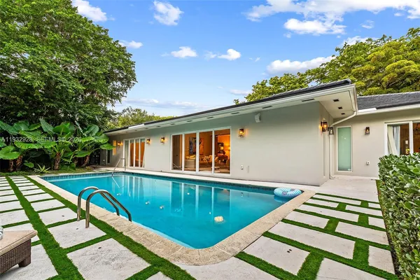 $10,800,000 | 680 Buttonwood Lane, Miami, FL 33137