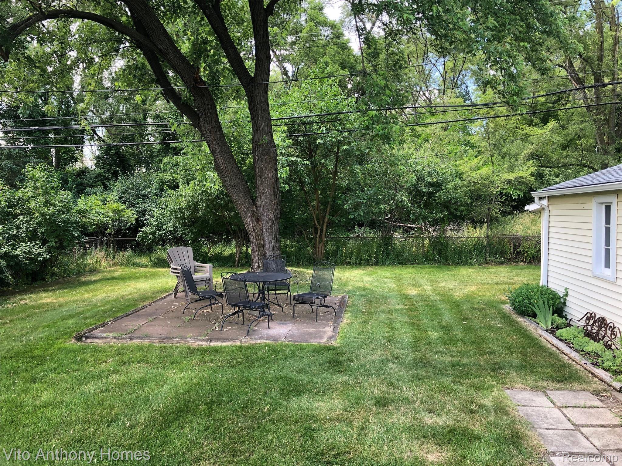 631 Elizabeth Street Rochester, MI 48307 - Photo 2 of 2 file-34.jpeg