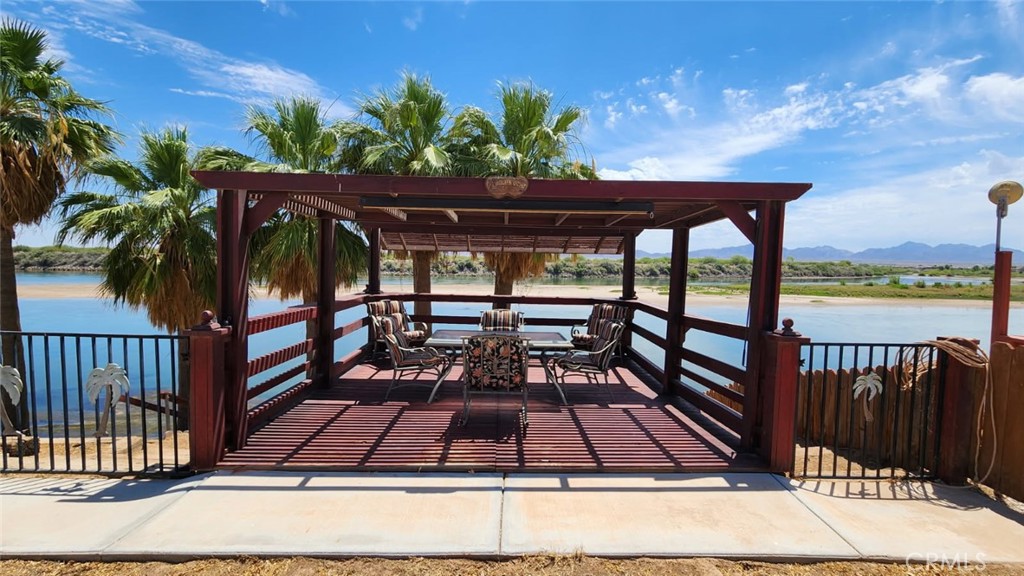 5120 Colorado River Road Blythe, CA 92225 - Photo 20 of 57 Elevated deck for sitting or lounging