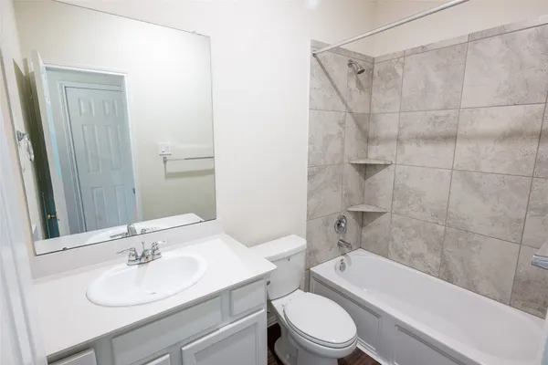 $2,600 | 216 North Lynx Trail, Montgomery, TX 77316