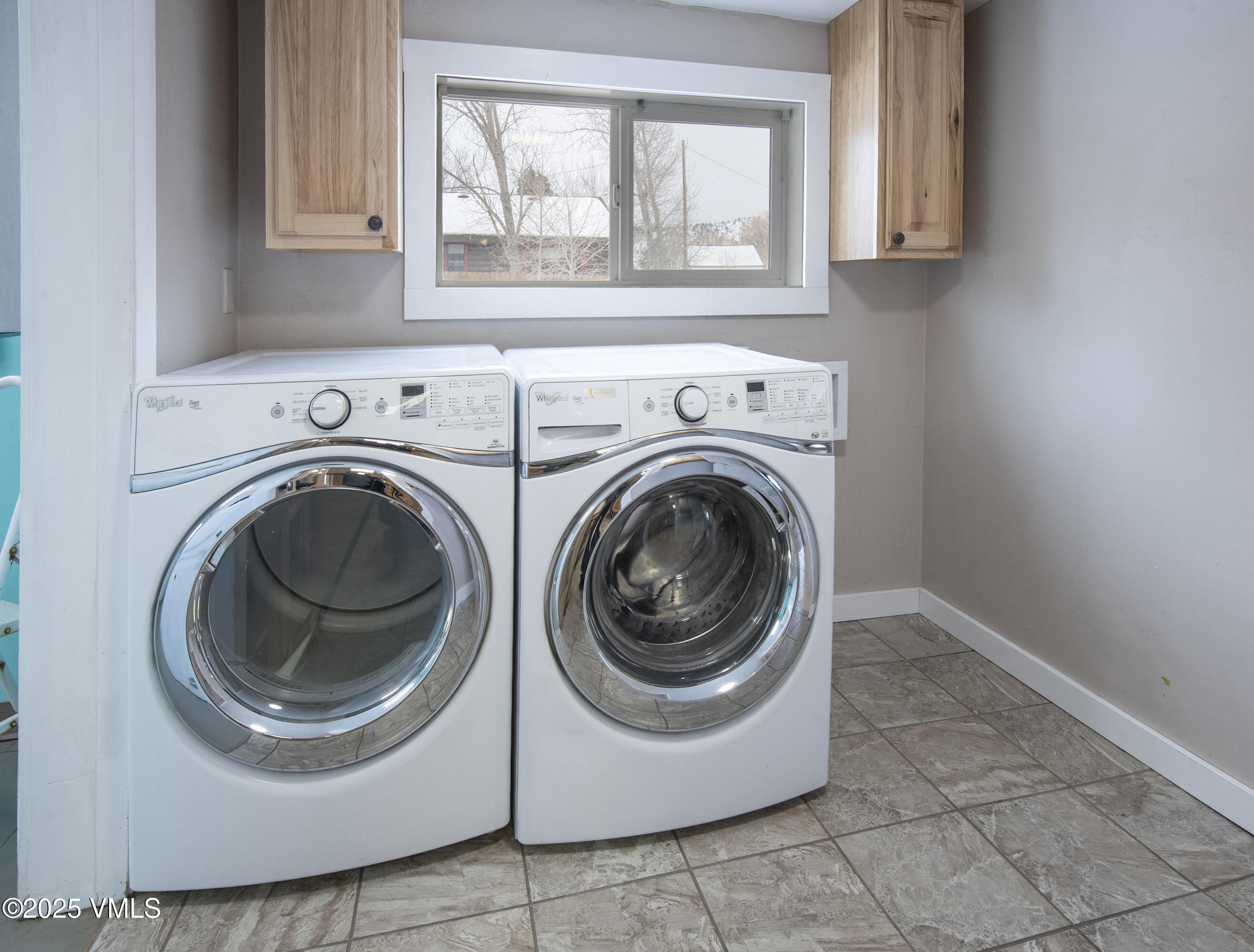432 West 5th Street Eagle, CO 81631 - Photo 9 of 27 a utility room with dryer and washer