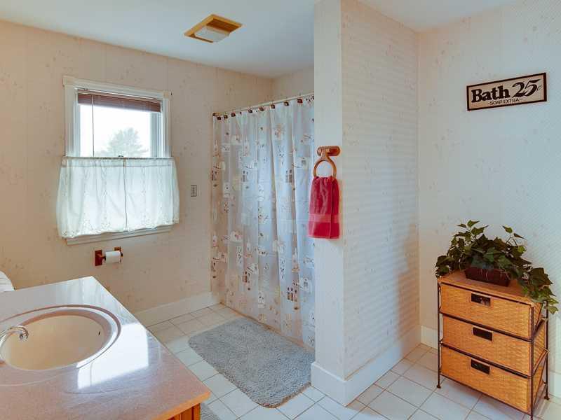 623 Wiscasset Road Pittston, ME 04345 - Photo 17 of 26 Bathroom. 2nd floor bath with tub...